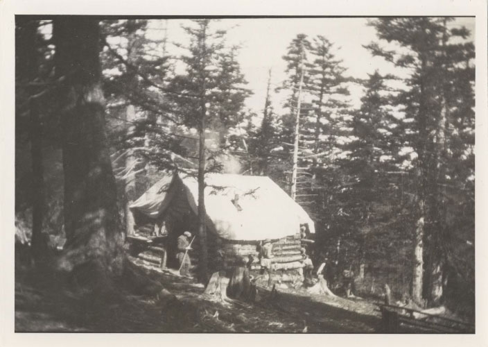 The first log cabin on top of Mount Le Conte, built by Paul Adams, winter 1925-'26. Photo courtesy of University of Tennessee, Knoxville. Special Collections.